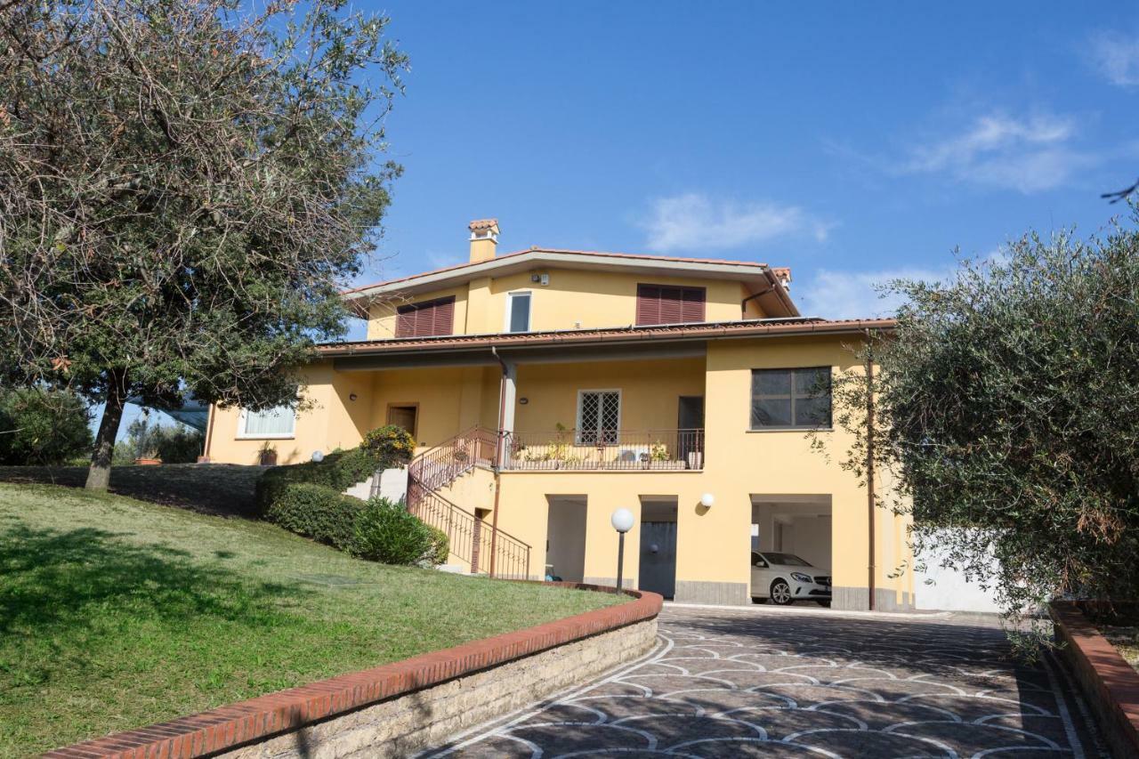 Villa Mary Fonte Nuova Luaran gambar