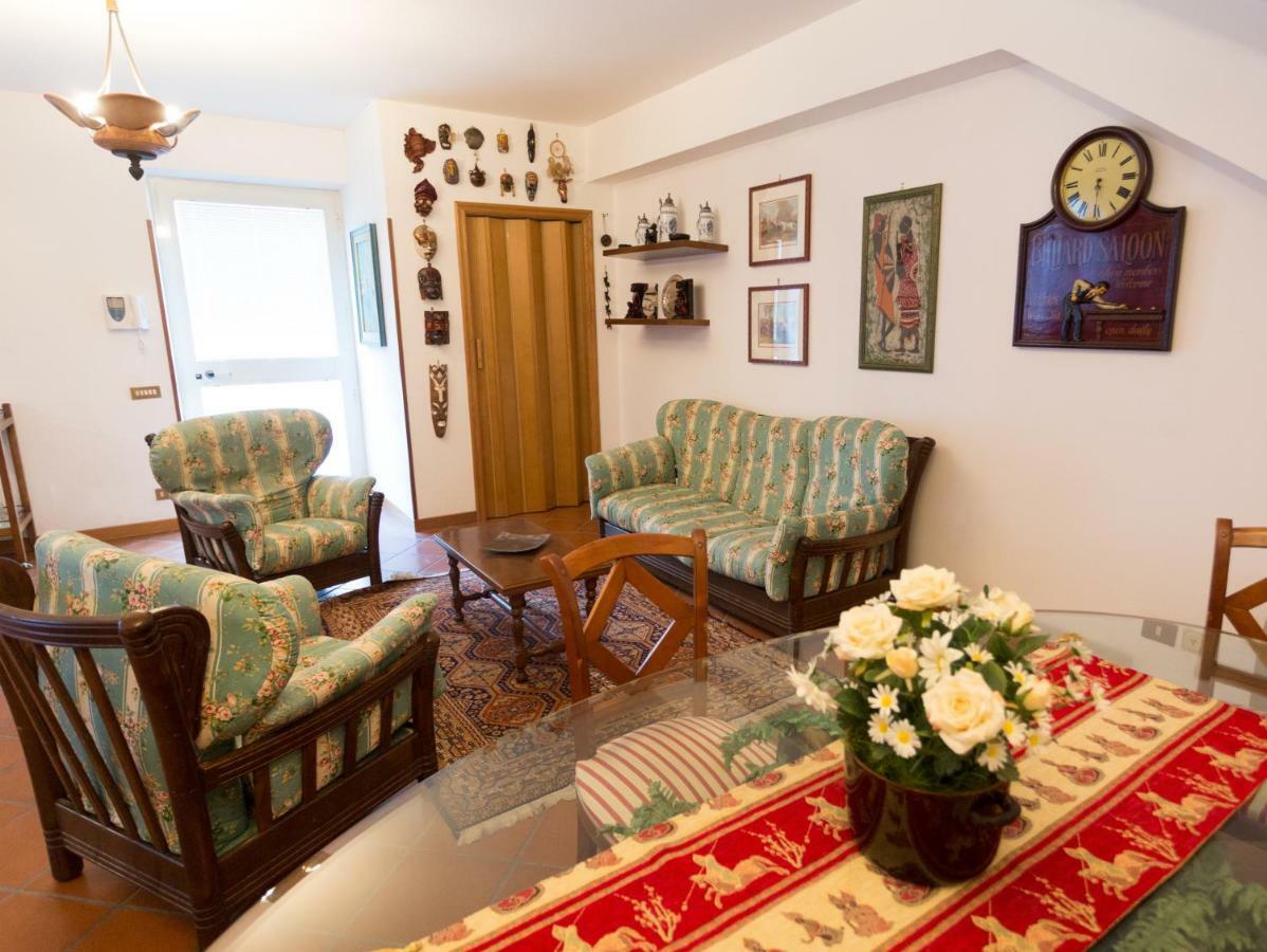 Villa Mary Fonte Nuova Luaran gambar