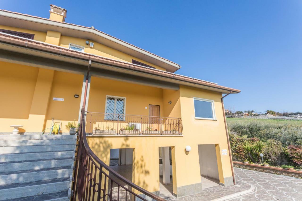 Villa Mary Fonte Nuova Luaran gambar