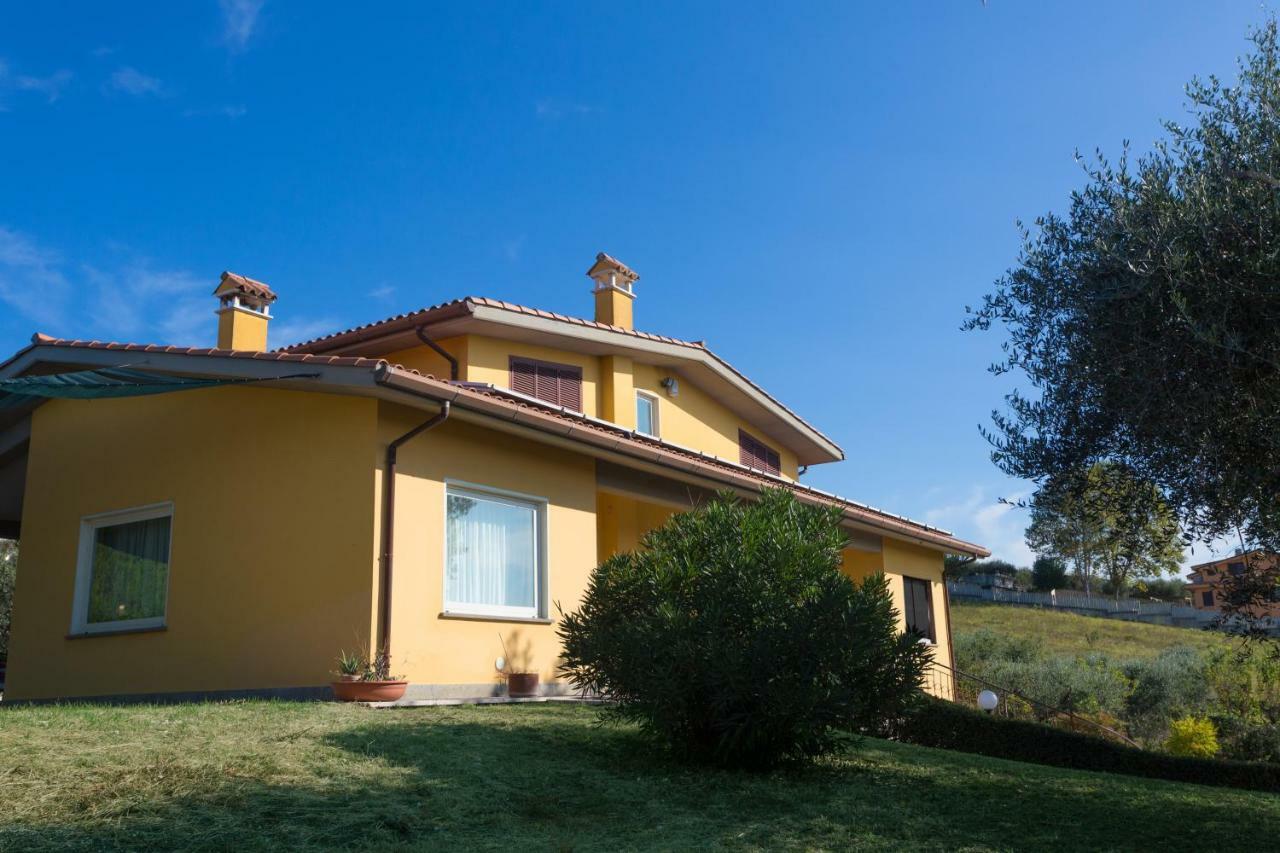 Villa Mary Fonte Nuova Luaran gambar