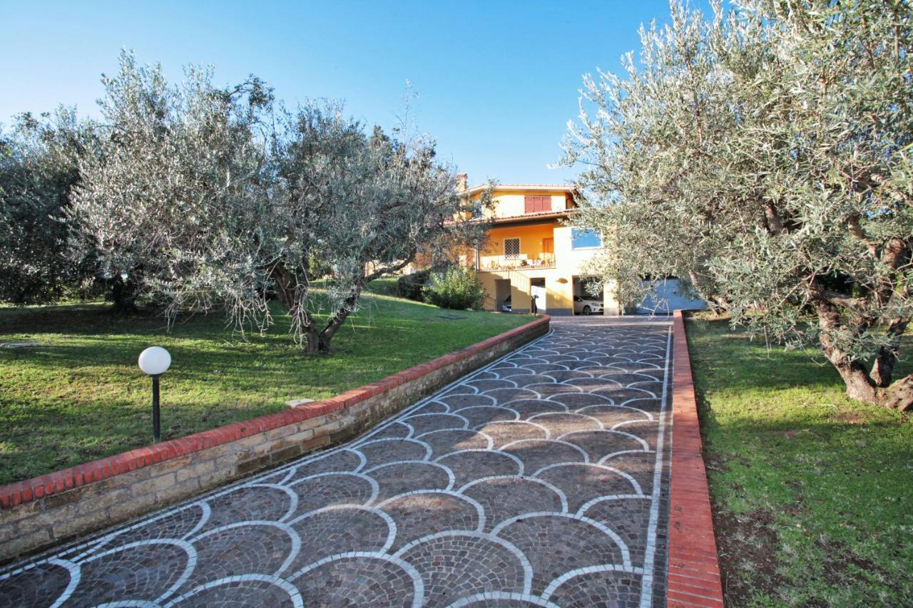 Villa Mary Fonte Nuova Luaran gambar